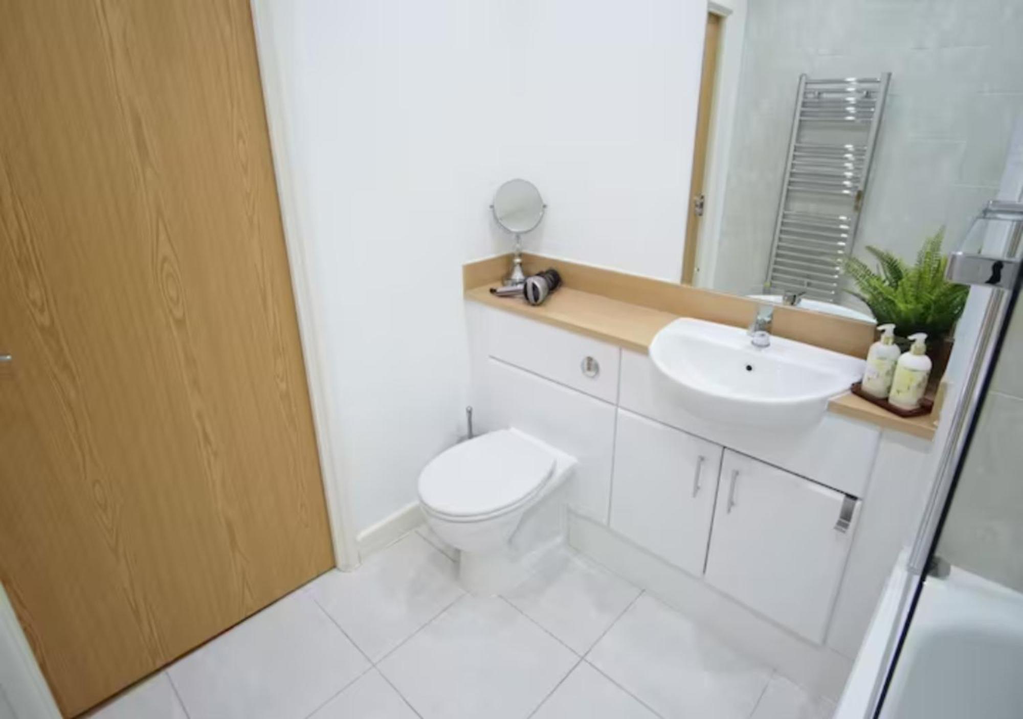 Deluxe Spacious 2br Flat Near Excel And O2 Arena London